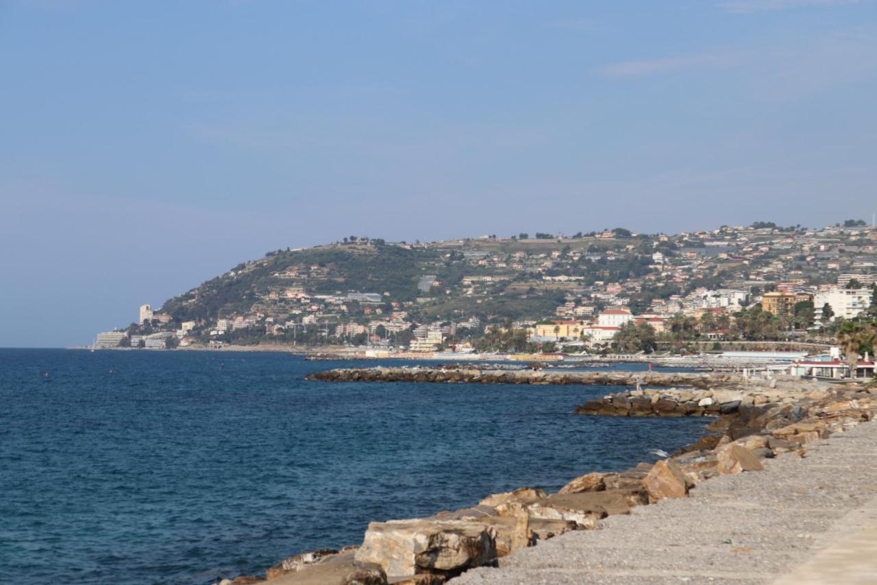 Kadevi Sanremo -Garage Privato, Biciclette- Apartman Kültér fotó